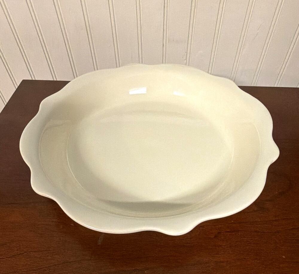 Gail Pittman Hospitality Collection White Ceramic Scalloped 10" Round Pie Dish